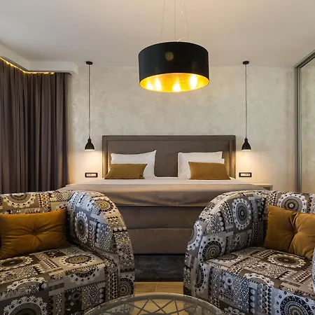 Liburnum Oda ve Kahvaltı 4*