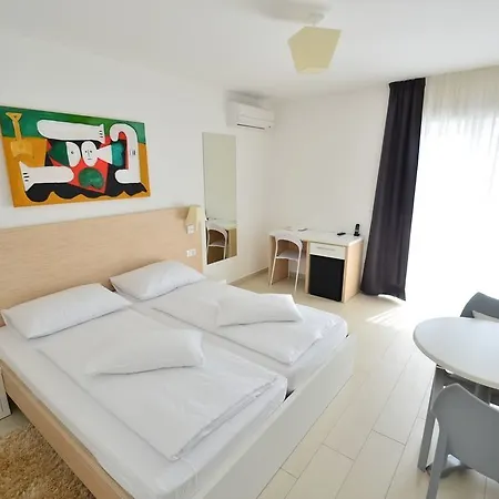 Bed & Breakfast Liburnum Zadar