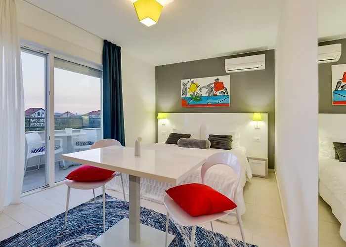 לינה וארוחת בוקר Liburnum