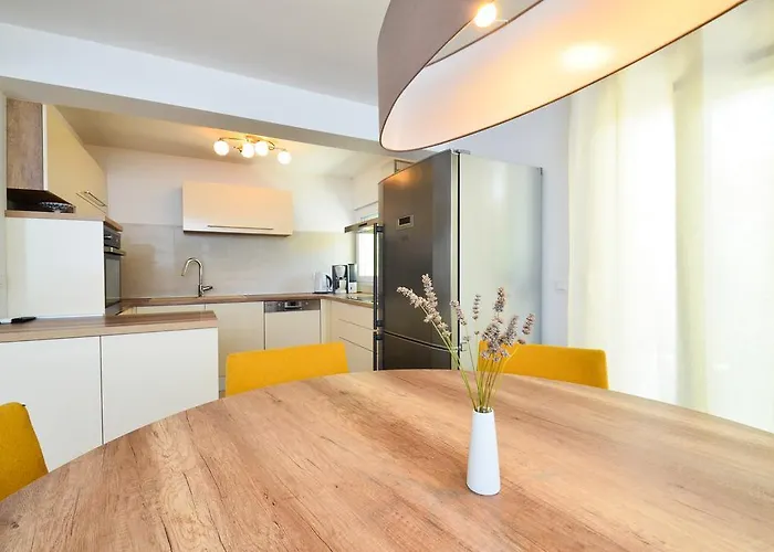 Couette-café Liburnum 4*